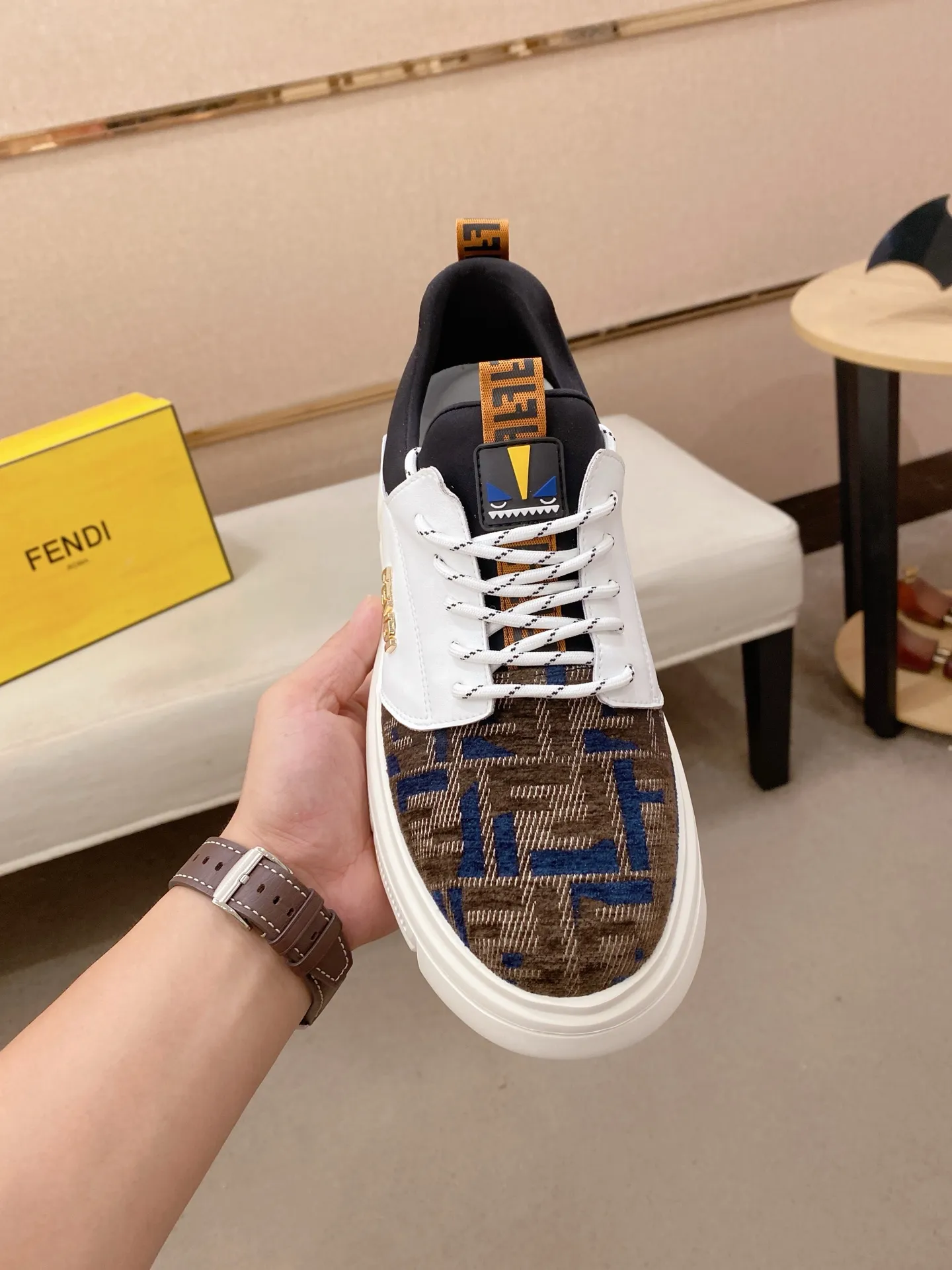 Men's shoes 💰 420💰 (fendi) New style 👊🏻 upper 🇮🇹 imported cowhide fabric 🇩🇪 lining imported sheepskin lining. The original outsole is molded to highlight the identity of every man, and the upper foot is elegant and stable🚶🏻🚶🏻The high-end custom counters reproduce the original version📯No matter the wind or rain, the shoe last remains unchanged and can withstand the verification of time🔍️,🔵 Size: 38-44